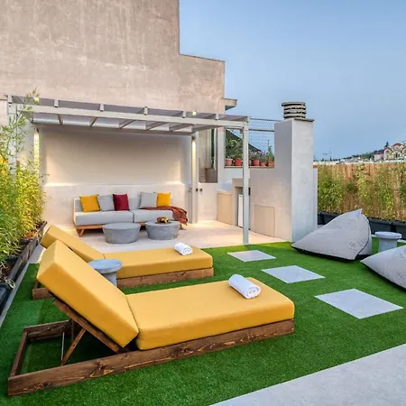 Appartement Penthouse With Magical Acropolis View From Balcony *
